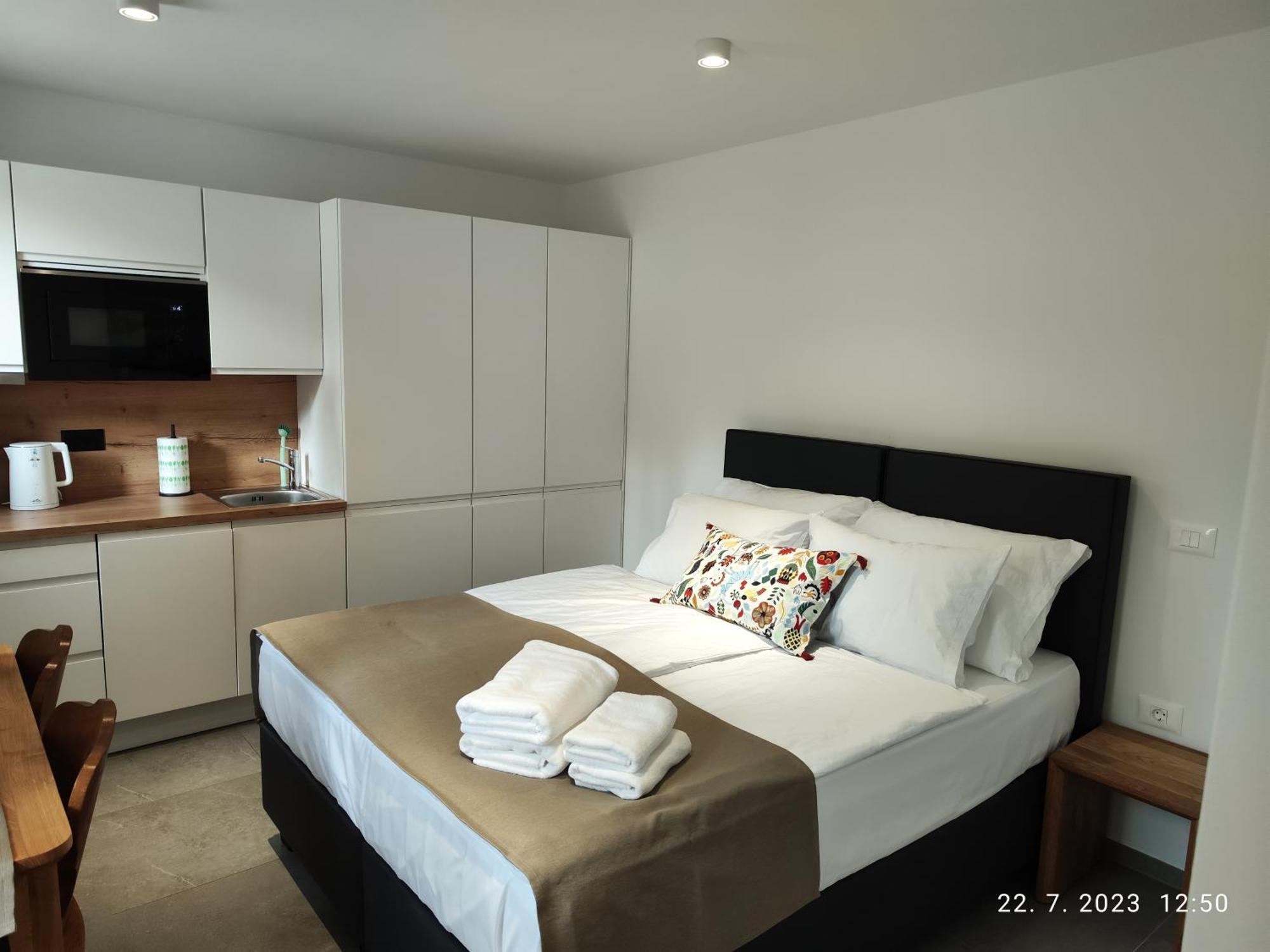 Lucka Quiet Location, Free Bikes, Big Garden, Doctor Apartment *