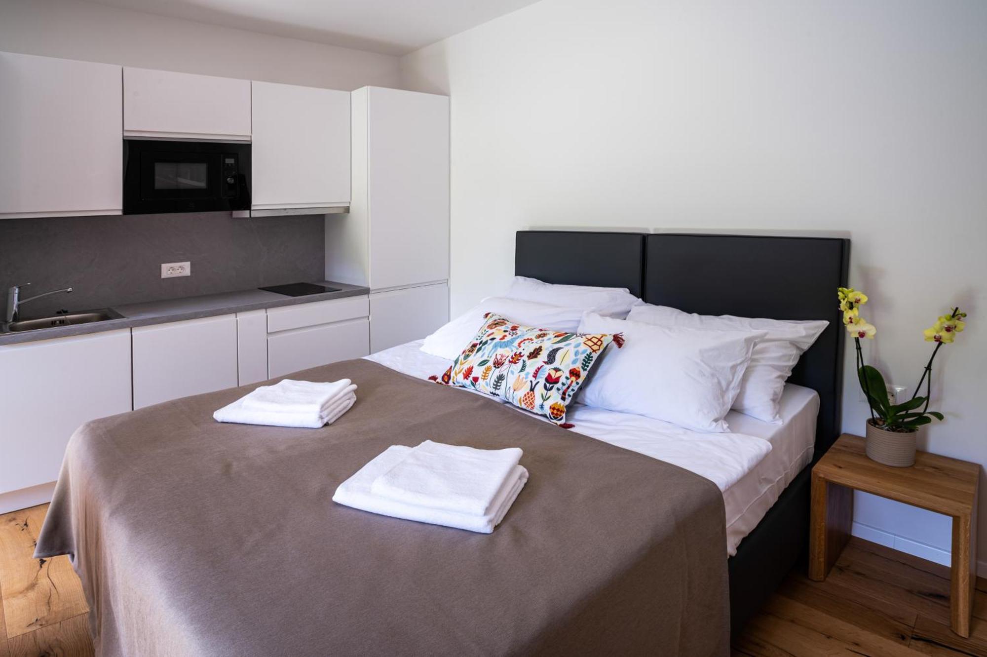 Lucka Quiet Location, Free Bikes, Big Garden, Doctor Apartment *