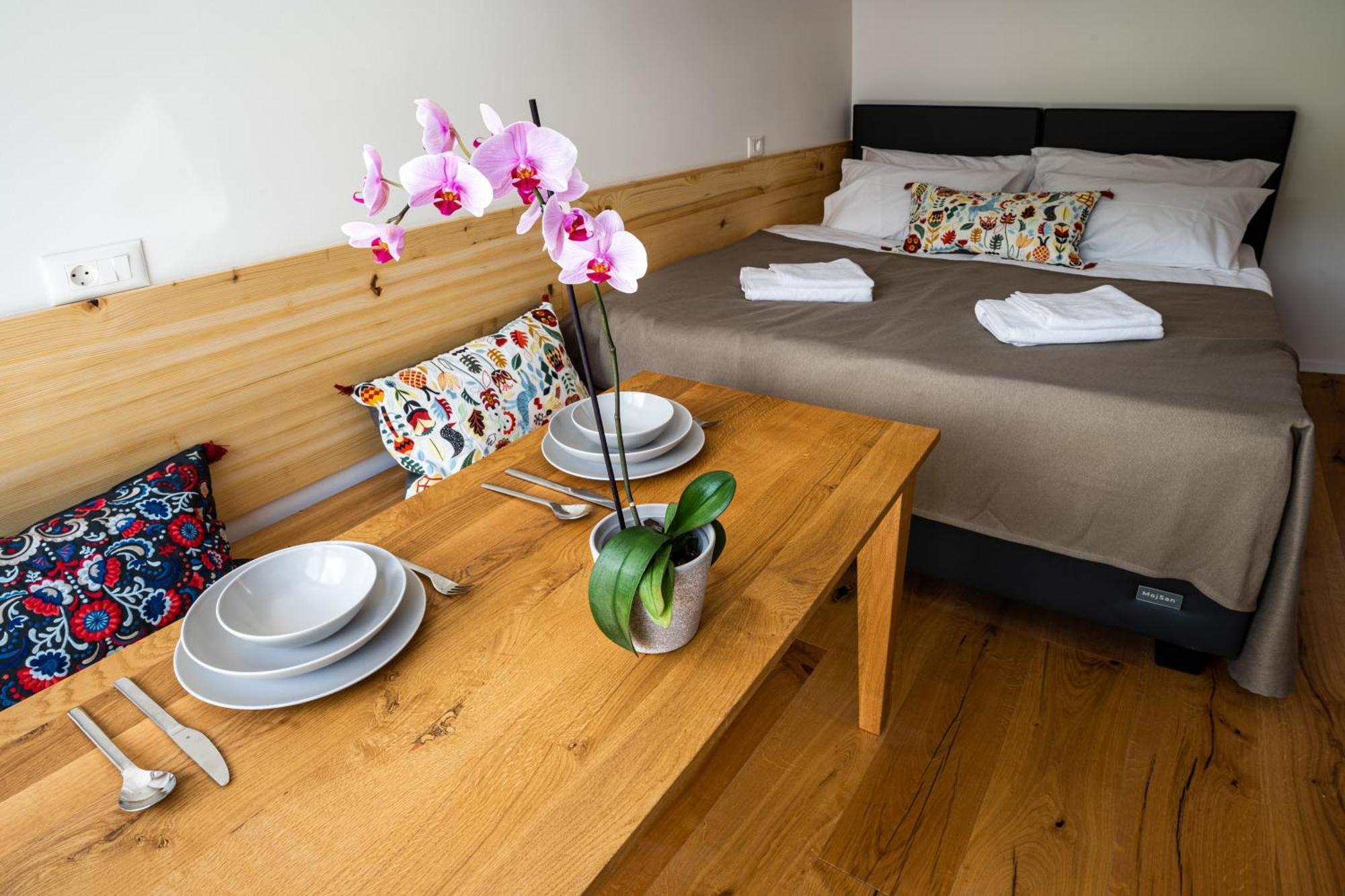 Lucka Quiet Location, Free Bikes, Big Garden, Doctor Apartment *