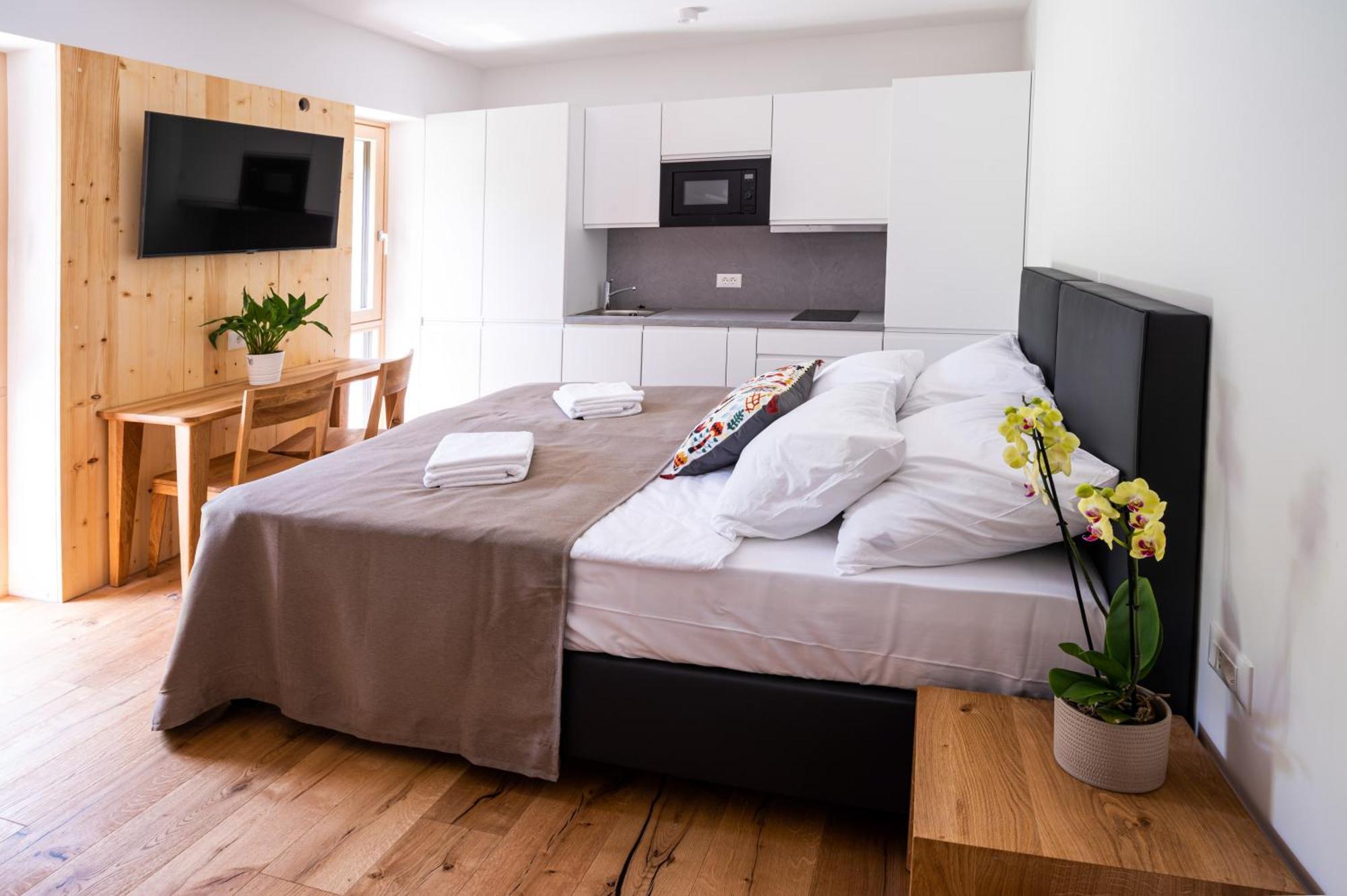 Lucka Quiet Location, Free Bikes, Big Garden, Doctor Apartment *